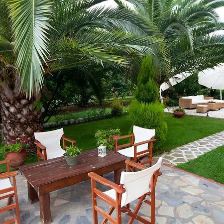 Yiouli Kókkinon Nerón